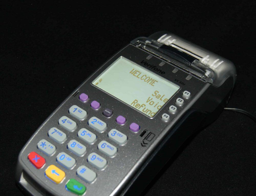 How to Easily Change the Date and Time on a Verifone VX520 Desktop